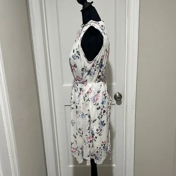 💜Floral Halter Neck Dress💜 - Picture 5 of 9